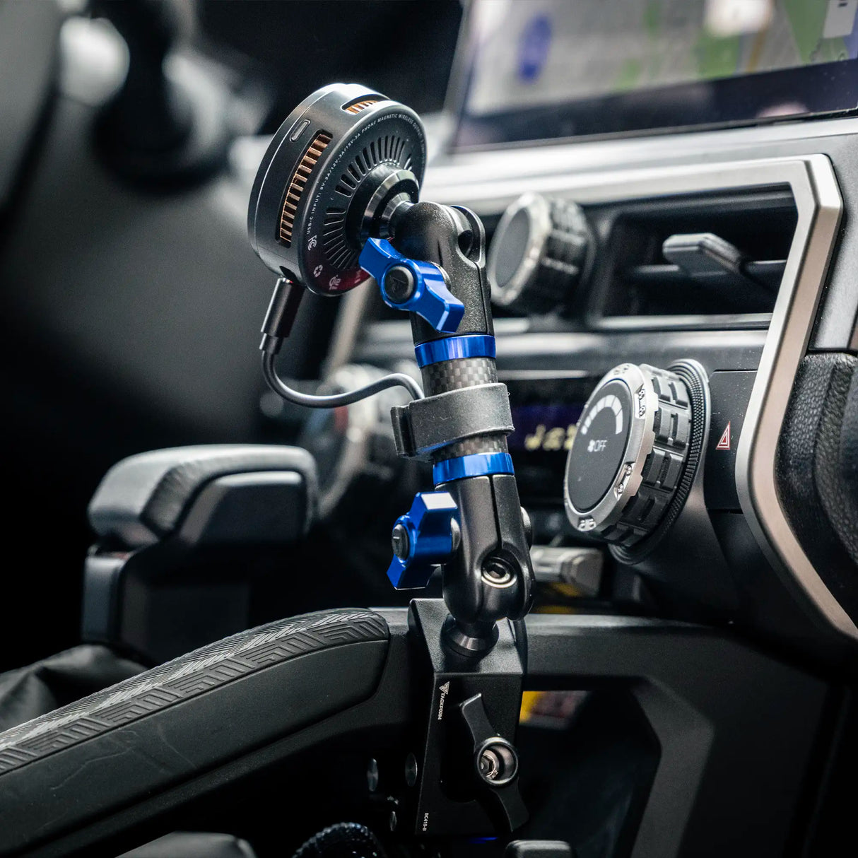 2024+ Toyota Tacoma & 2025+ Toyota 4Runner Passenger Side Grab Handle Mount with Midland MXT275/575 Magnetic CB Radio Mic Holder
