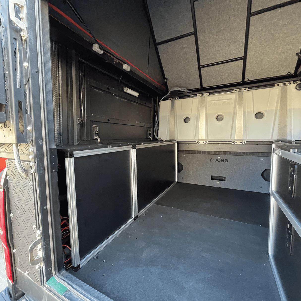Alu-Cab Canopy Camper V2 - Toyota Tacoma 2005-2023 2nd & 3rd Gen. - Rear Utility Module - 6' Bed