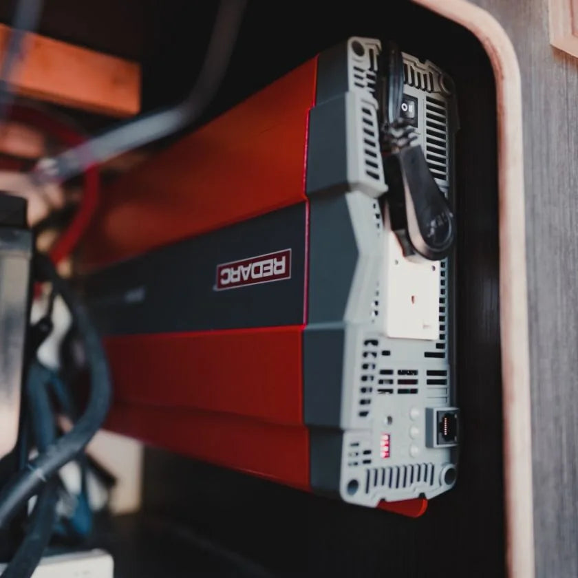 REDARC 1000W PURE SINE WAVE INVERTER