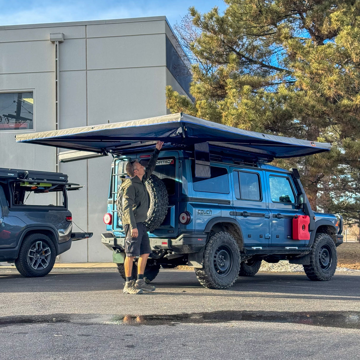 Free Standing 270-Degree Awning