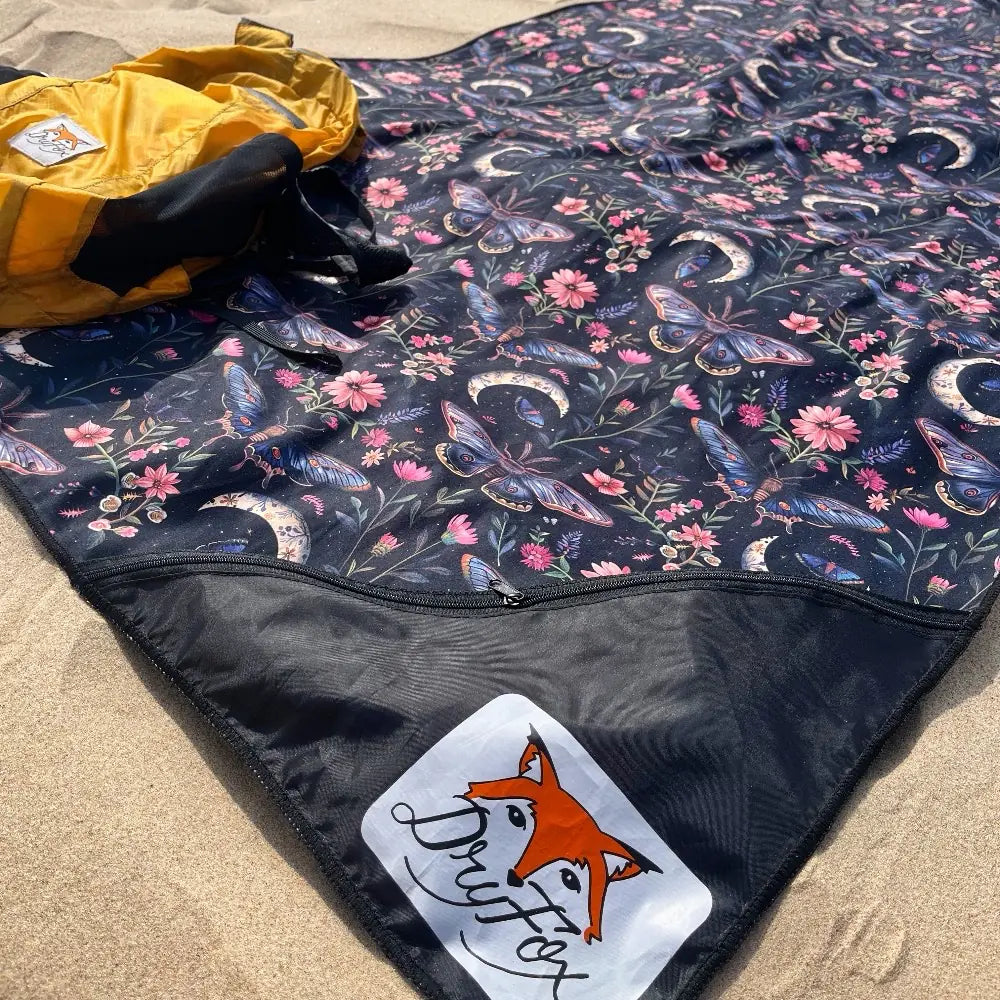 Adventure Towel Beach Size L with Pouch- Wild