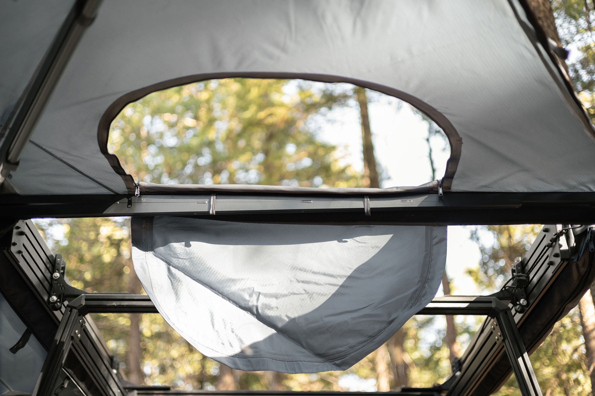 Taruca Rogue 270+ XC D-Access Awning LHS | Inca Overland – Inca
