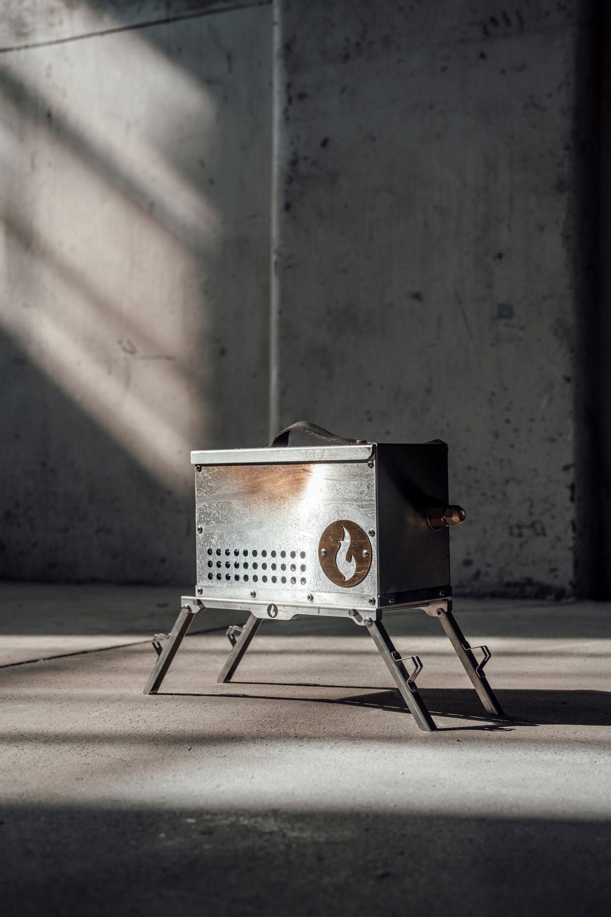The Hekla: 304 Stainless Steel LavaBox with Dual-Burner (Pre-Order Only!)