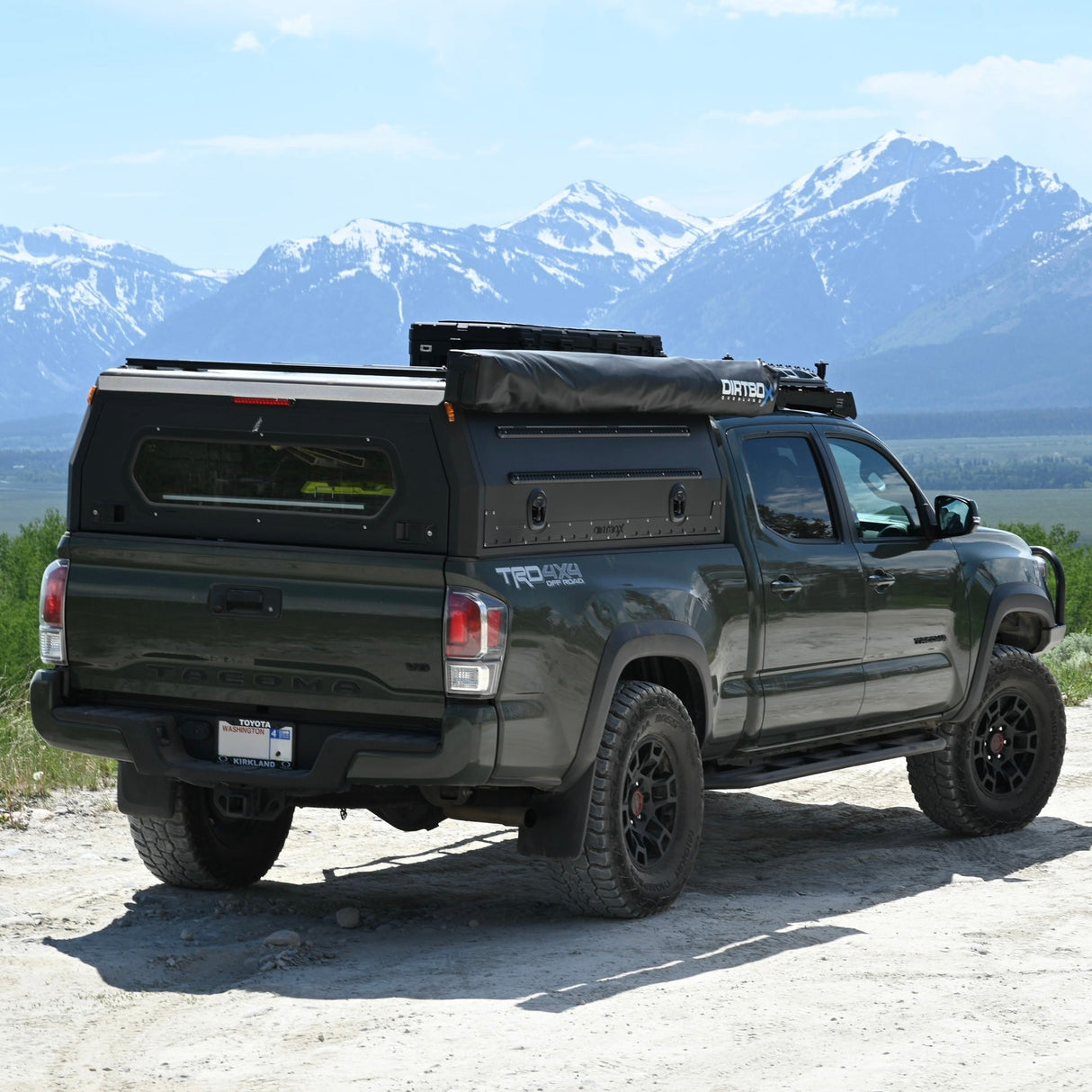 Free Standing 270-Degree Awning