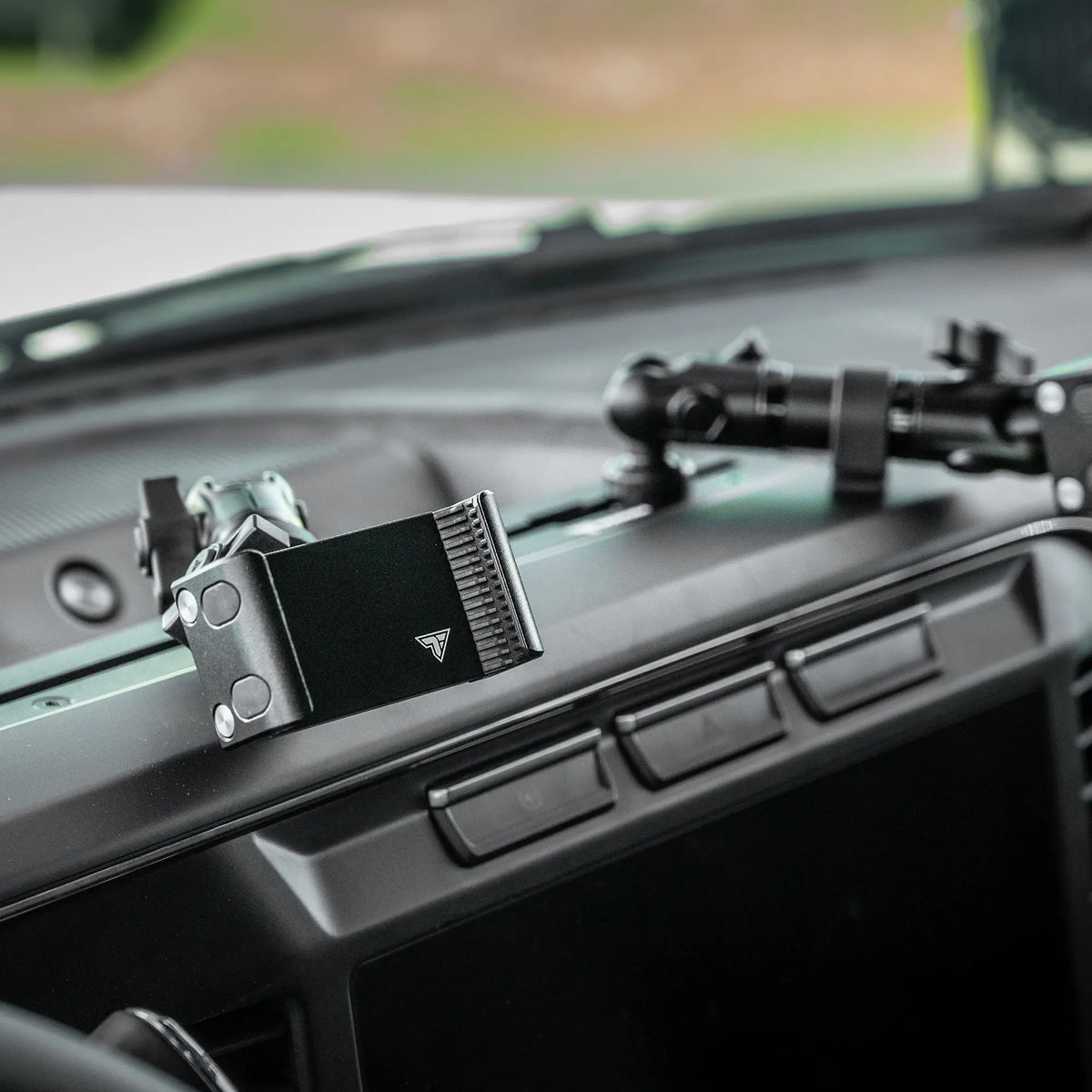 Build Your Own 2023-2026 Ford Super Duty (F-250 Through F-600) Tackform Slim Track Dash Bracket