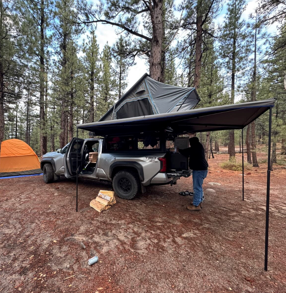 Free Standing 270-Degree Awning