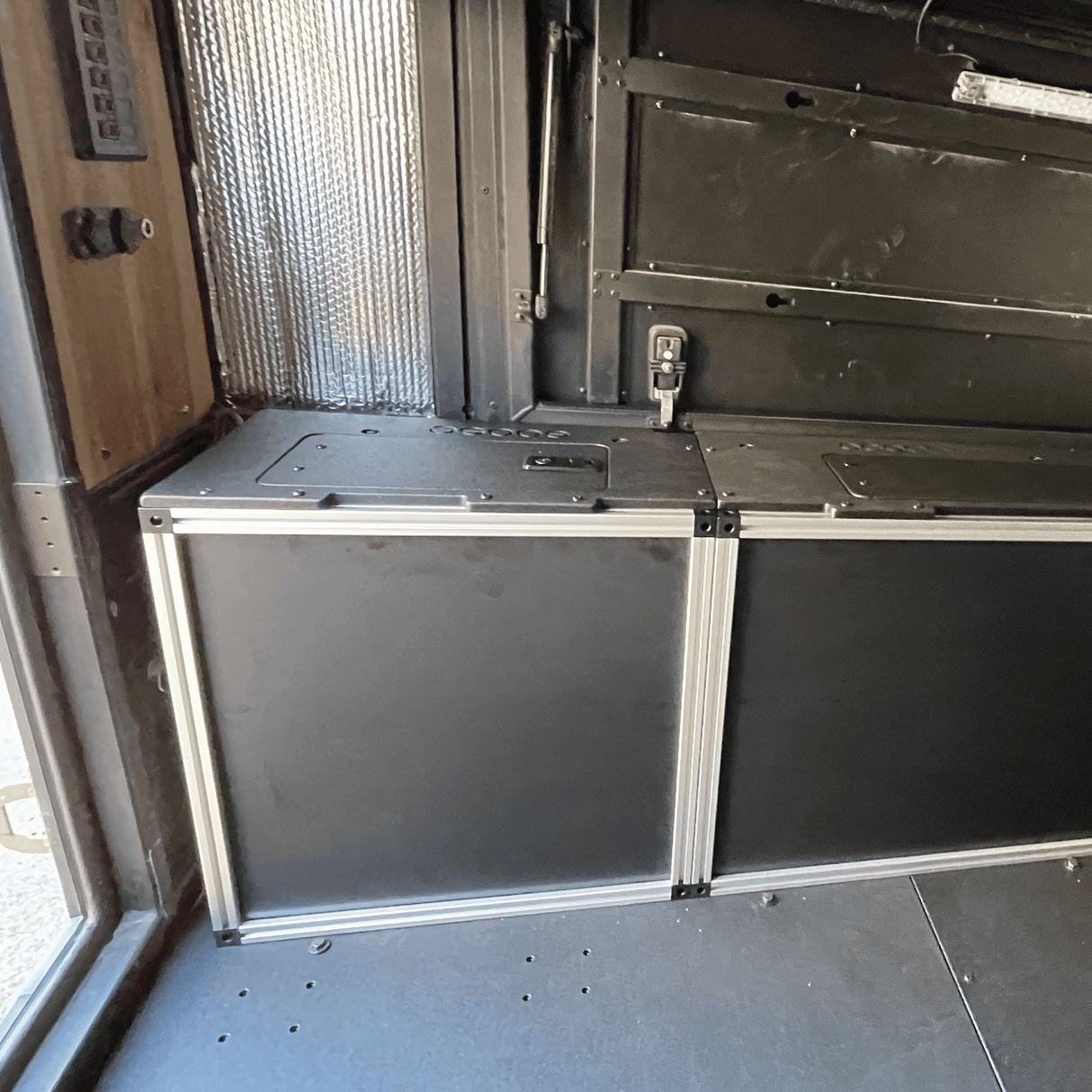 Alu-Cab Canopy Camper V2 - Toyota Tacoma 2005-2023 2nd & 3rd Gen. - Rear Utility Module - 6' Bed
