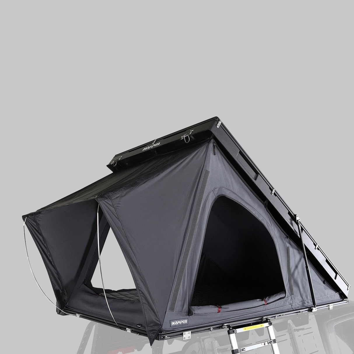 iKamper BDV Duo rooftop tent with rainfly and side entrance