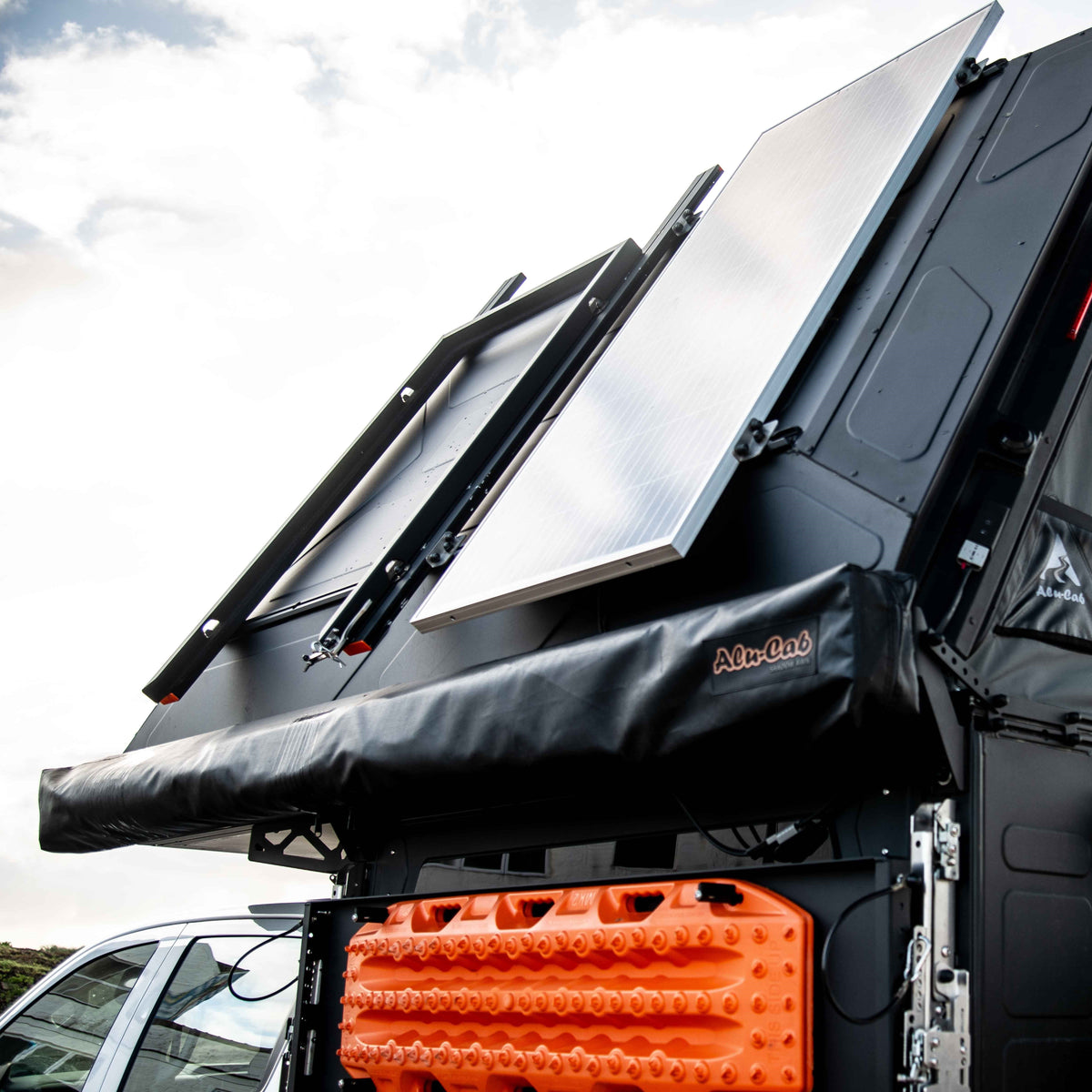 ALU-CAB Shadow Awning Bracket for ModCAP Mid-size Family Camper product detail photo 3