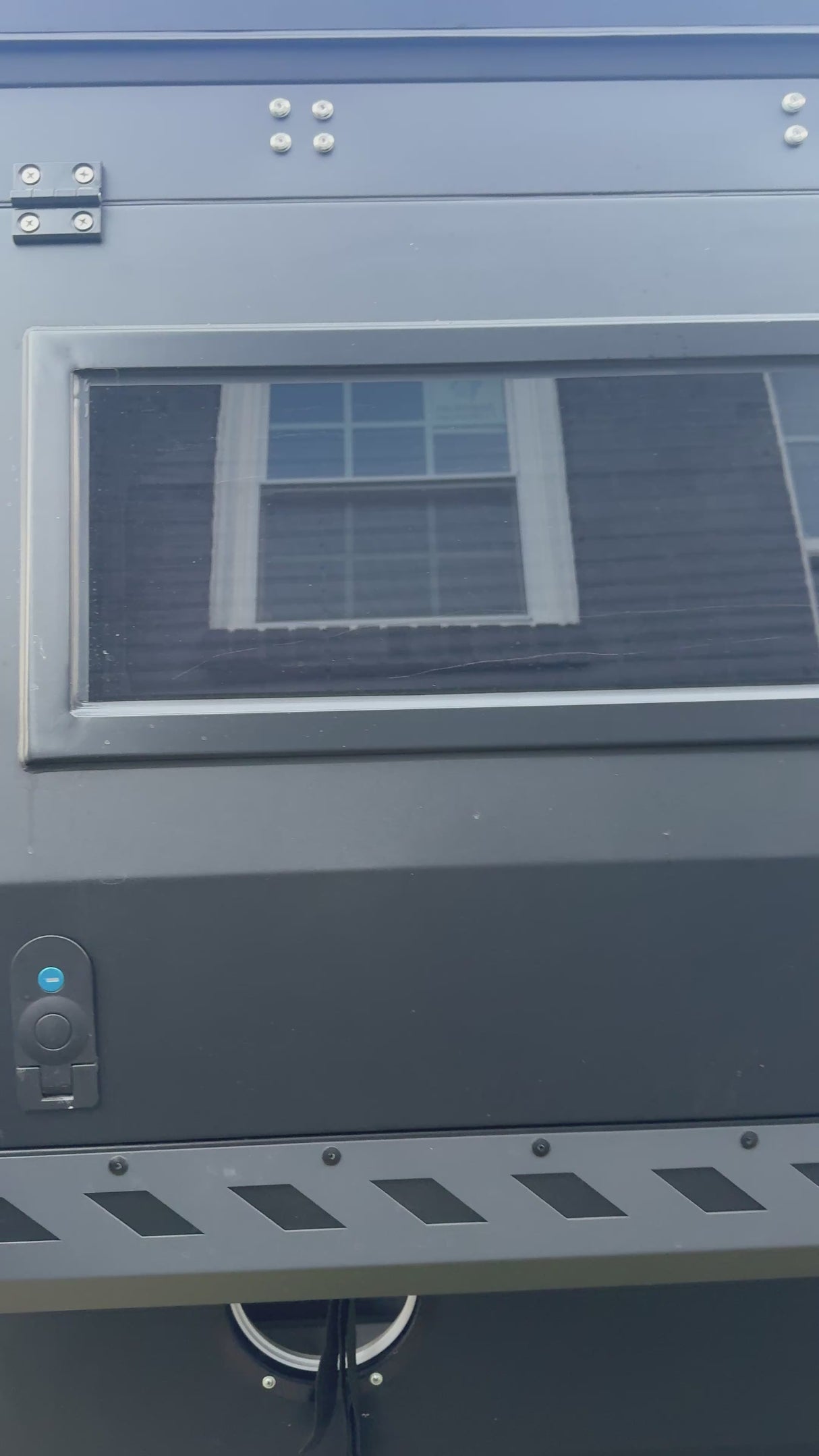 Aluminum pop up slide in overland truck campers