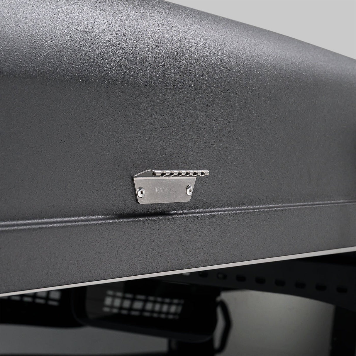 iKamper Skycamp 4.0 Duo exterior hard shell metal hardware detail