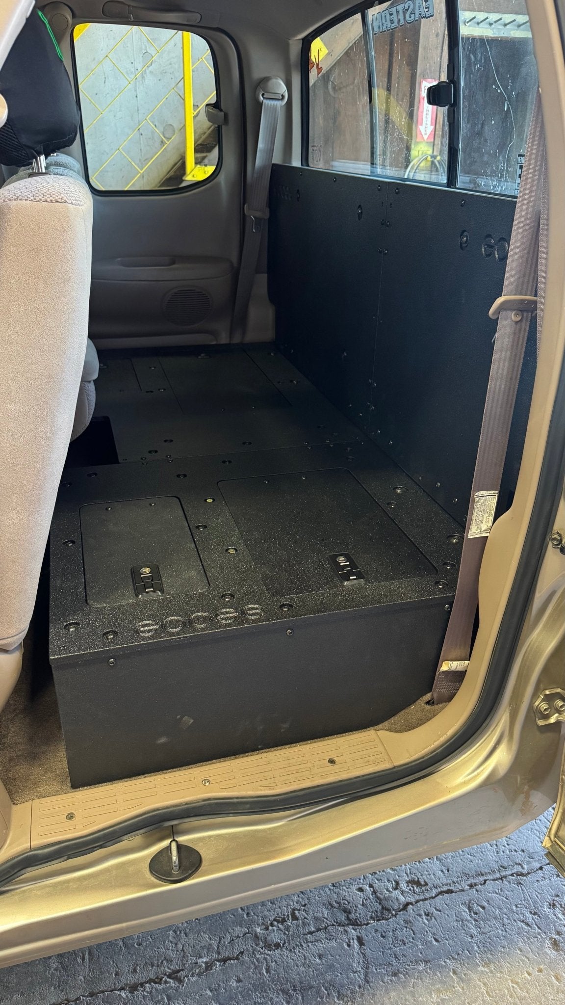 Toyota - Tundra - 2000-2006 - 1st Gen - Access Cab - Explore Series - Seat Delete Plate System - Second Row - 100%